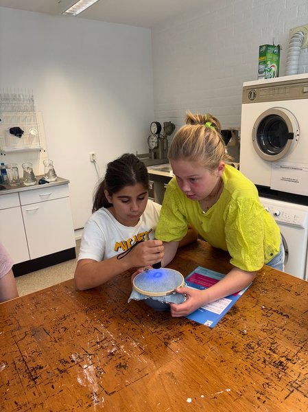 Zonwerende kleding proef